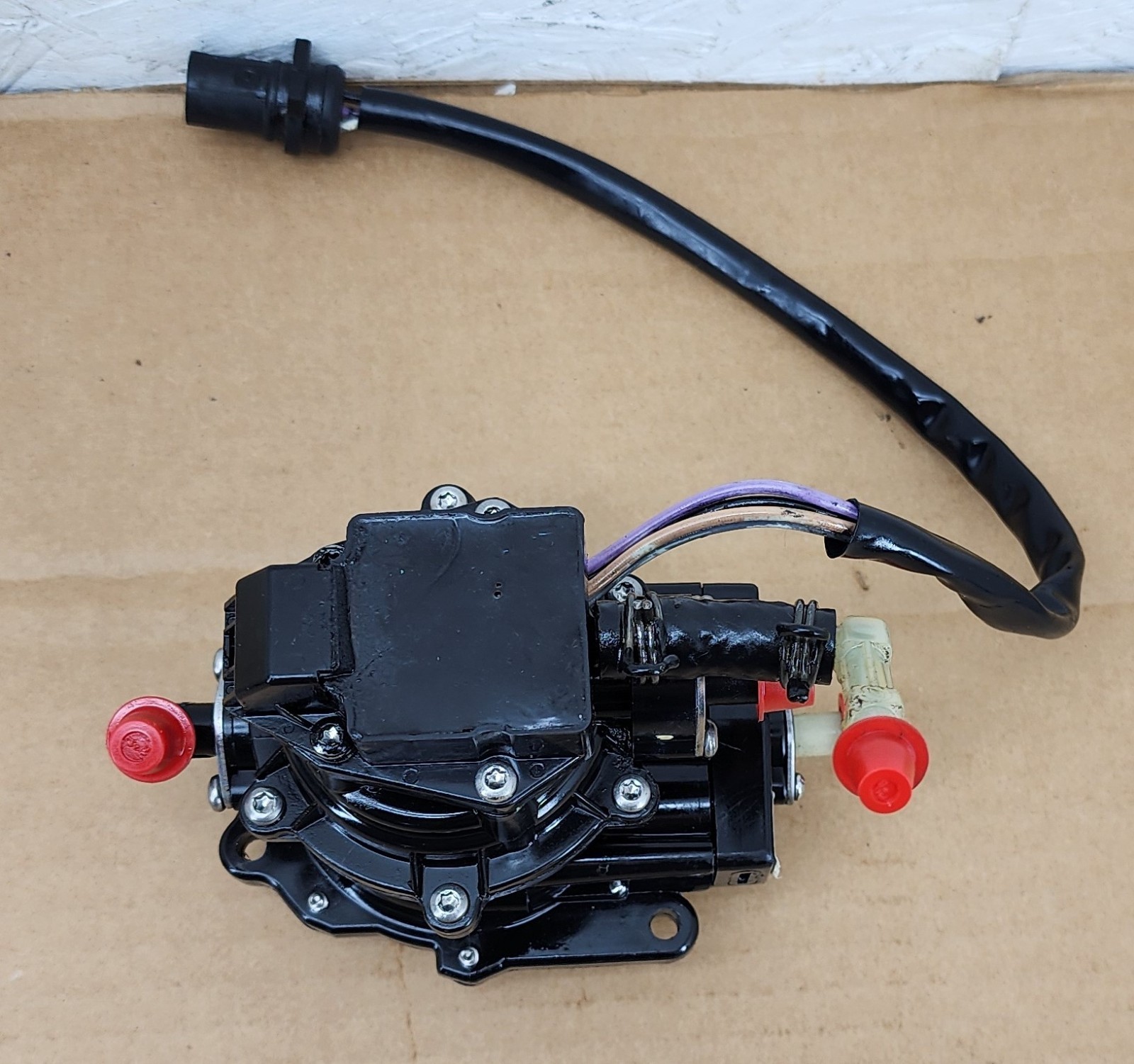 90-250 HP Johnson Evinrude OEM VRO Fuel/Oil Pump Assy 1993-2001 5004554