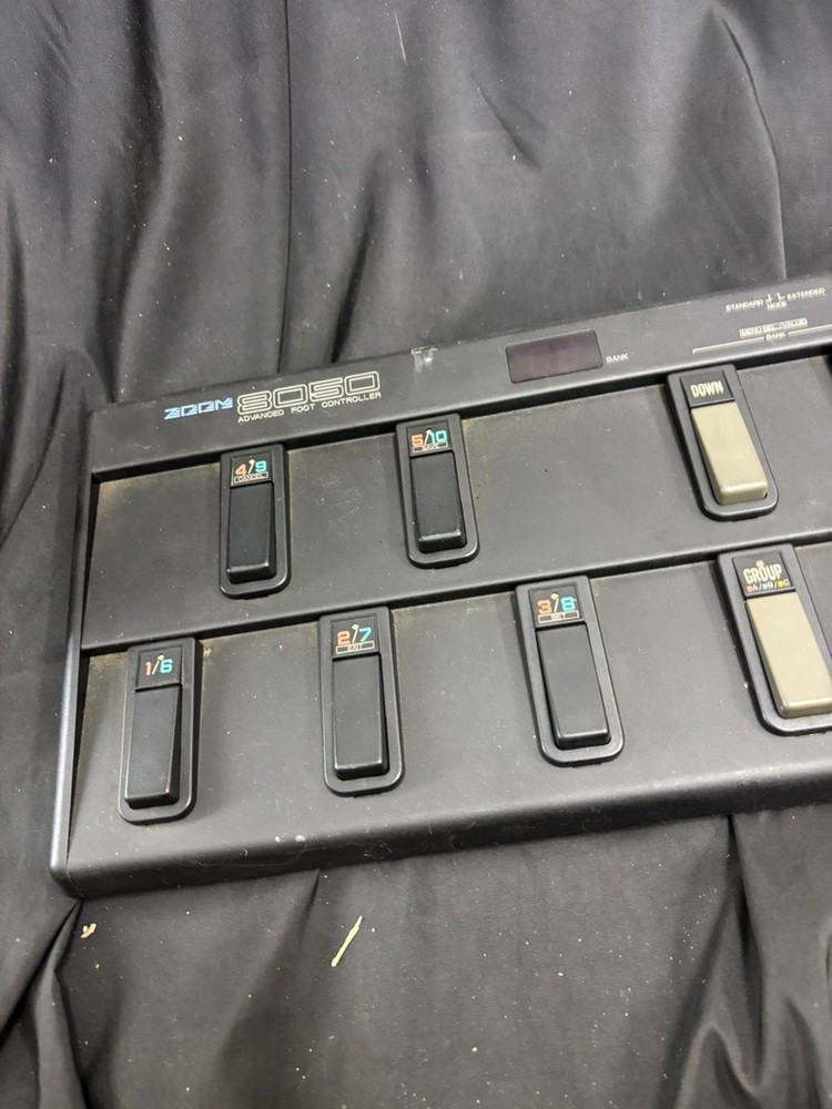 Zoom 9030 Advanced Multi Effects Processor with 8050 Foot Controller Tested