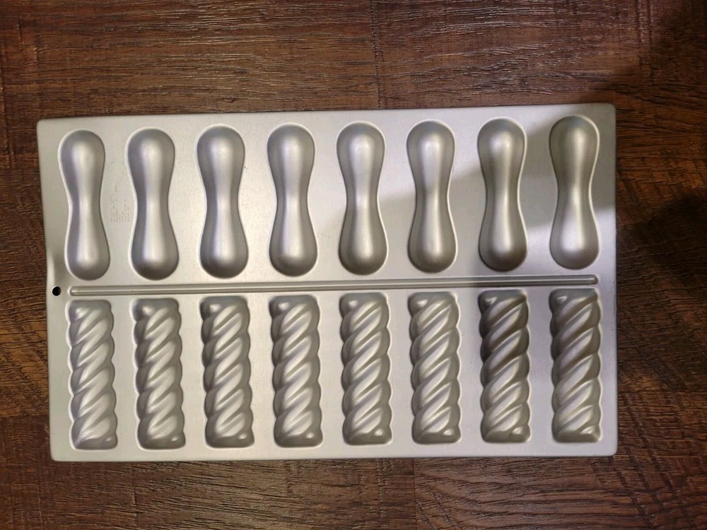1984 Wilton Cookie Maker Marseilles Classic Cookie Mold Baking Sheet