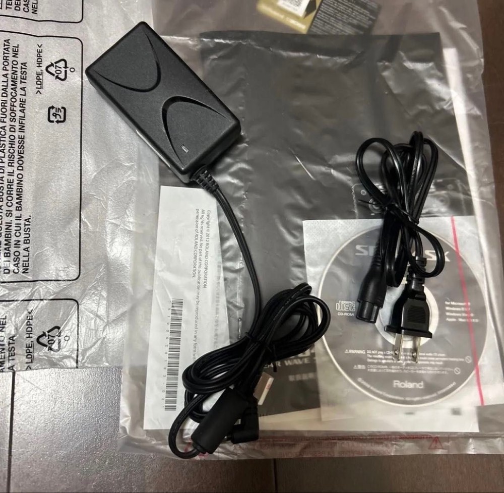 Roland SP-404SX Compact Linear Wave Sampler Tested Good Condition