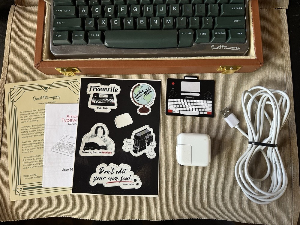 Freewrite Hemingway / Hemingwrite Portable Smart Typewriter