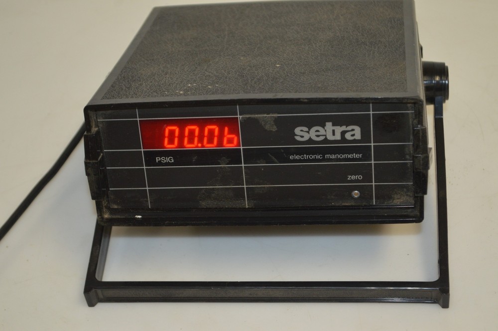*RB* SETRA MODEL 350-1 ELECTRONIC MANOMETER (AUL12)