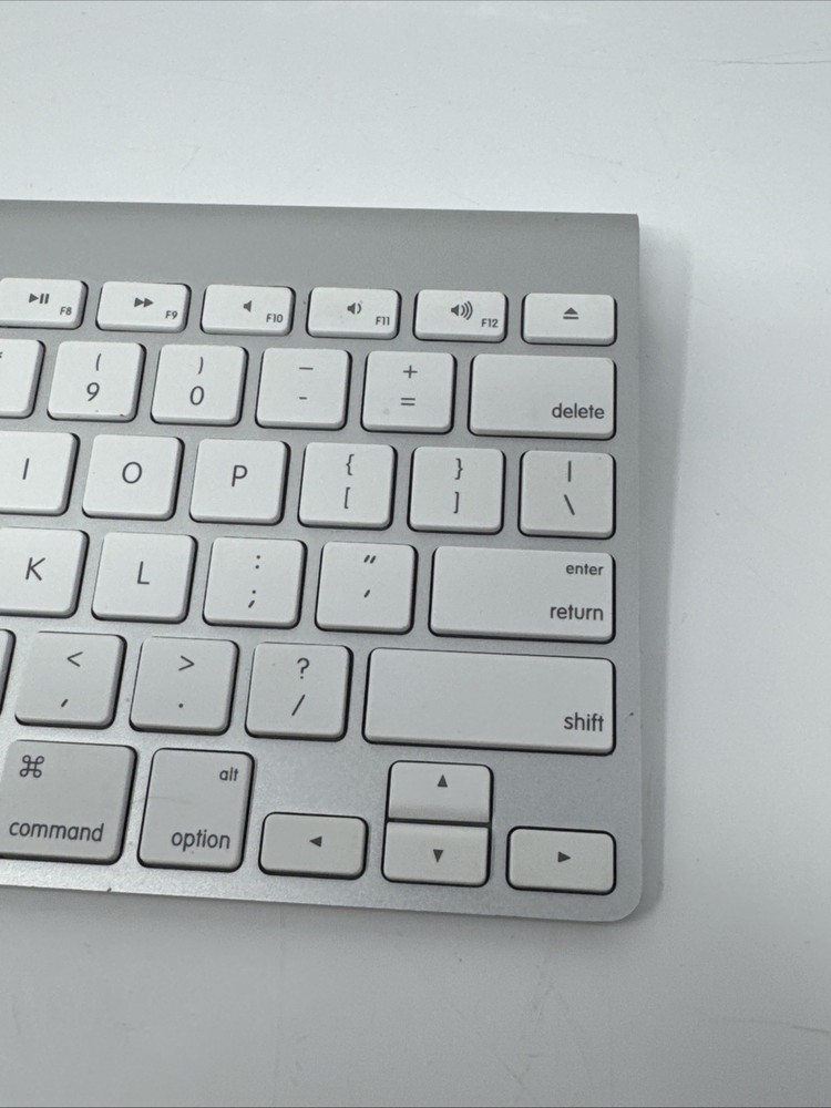 Genuine Apple A1314 Bluetooth Wireless Magic Keyboard Bluetooth TESTED WORKING!
