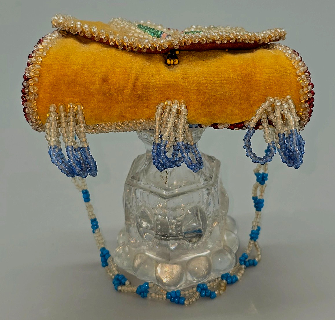 Antique Iroquois Nation 5.25x3" BEADED LINED CHANGE PURSE w/"STRAP", CLOSURE