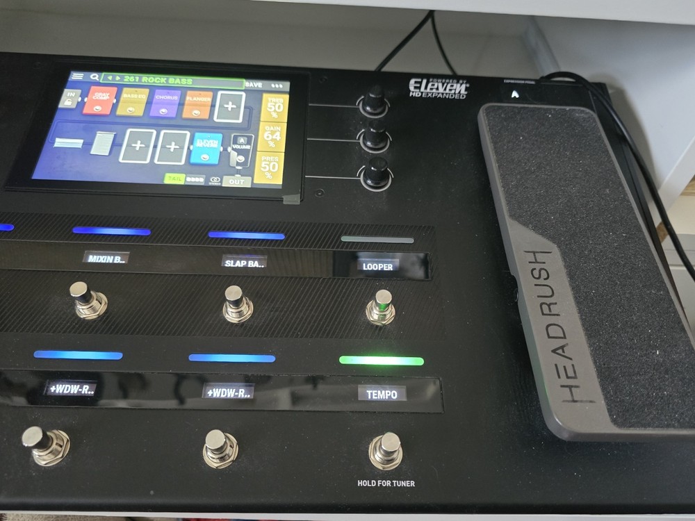 HEADRUSH PEDALBOARD by ELEVEN, GUITAR MULTI EFFECTS PROCESSOR GREAT CONDITION