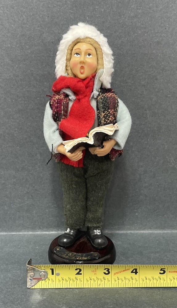 Angelo Second Tenor Caroler Figurine