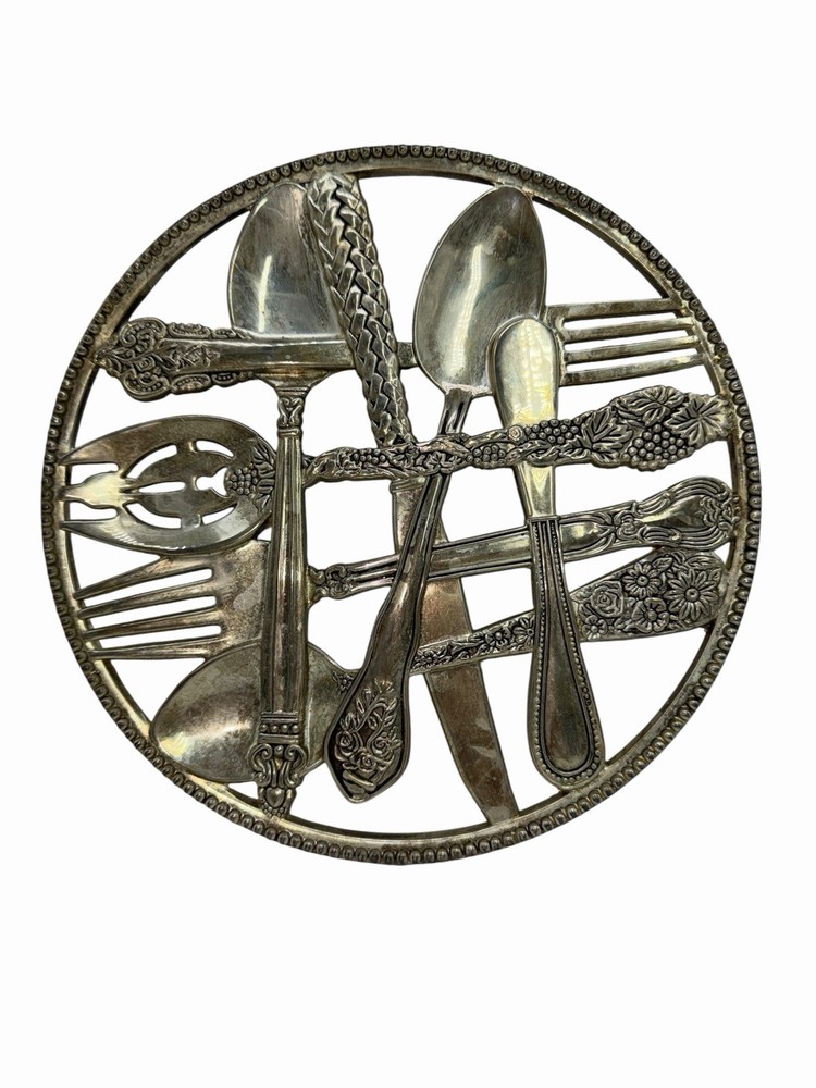 Vintage Wall Hanging Silver Art Co. Silver Plated Flatware Hot Plate Trivet 9”