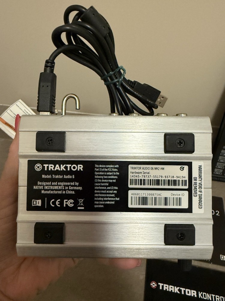 Native Instruments Traktor Kontrol X1 & Traktor Scratch A6 Audio Interface