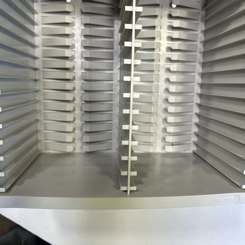 1 - Vtg Fellowes CD Rack Storage Unit 30 Computerware Spring Ejection Wall Mount