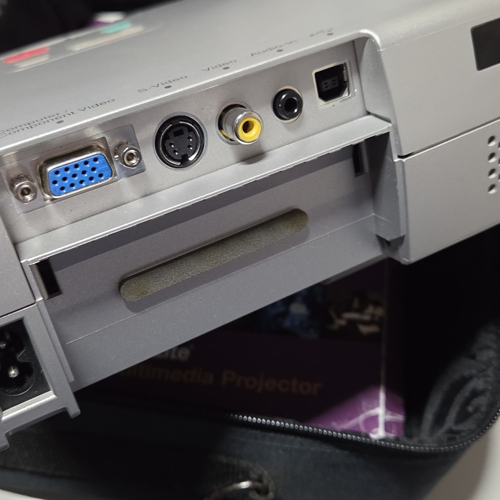 Epson PowerLite 735C LCD Projector W/ Software Cables Remote Case Device Tested