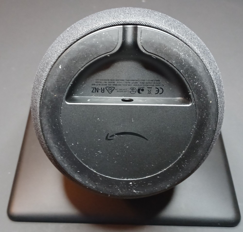 Amazon Echo Show 10 3rd Generation Charcoal | Motion & Alexa