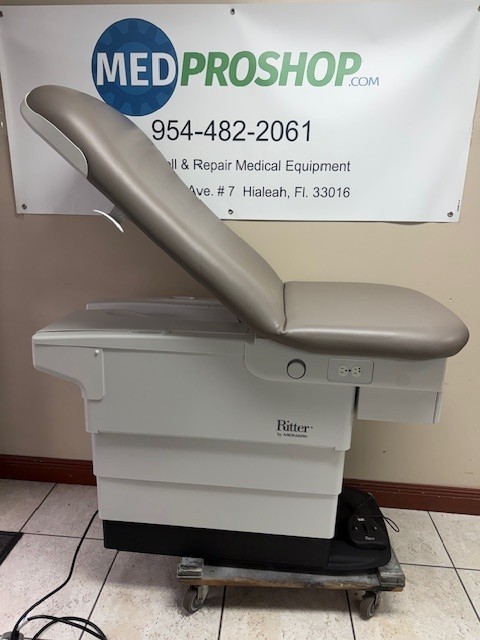 Midmark Ritter 224 Exam Table