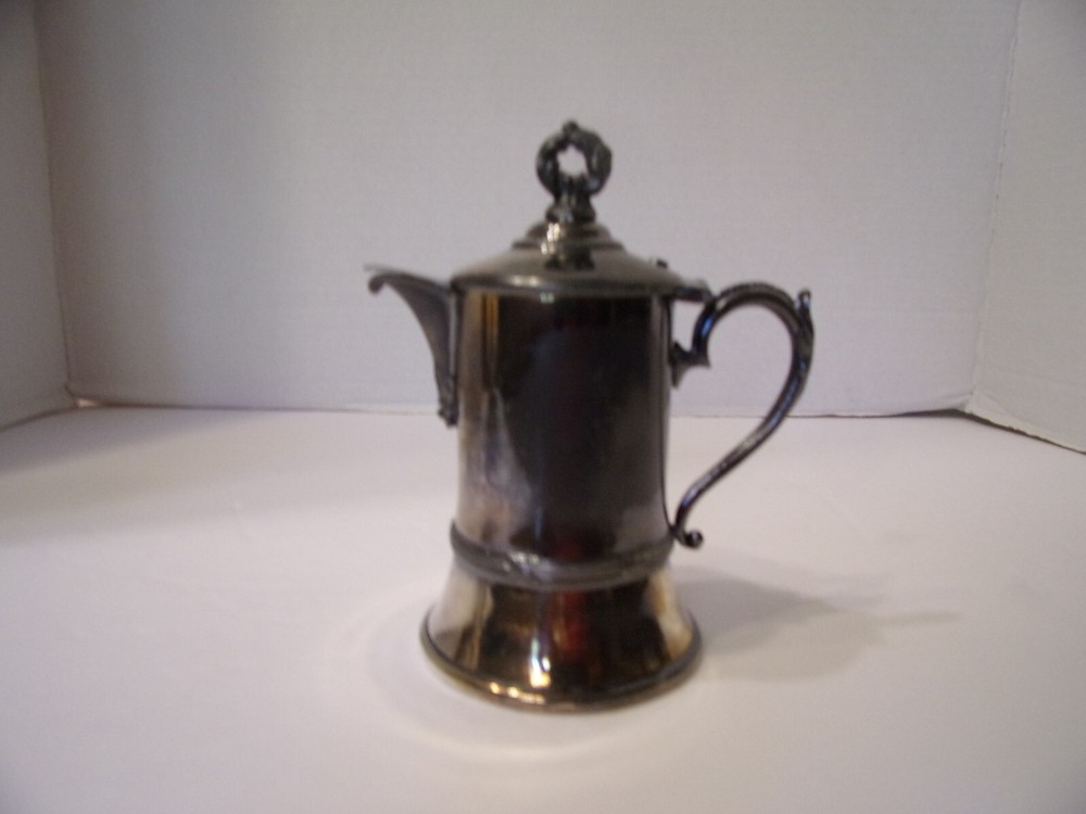 APOLLO SILVER CO. QUADRUPLE PLATE 5" SYRUP PITCHER