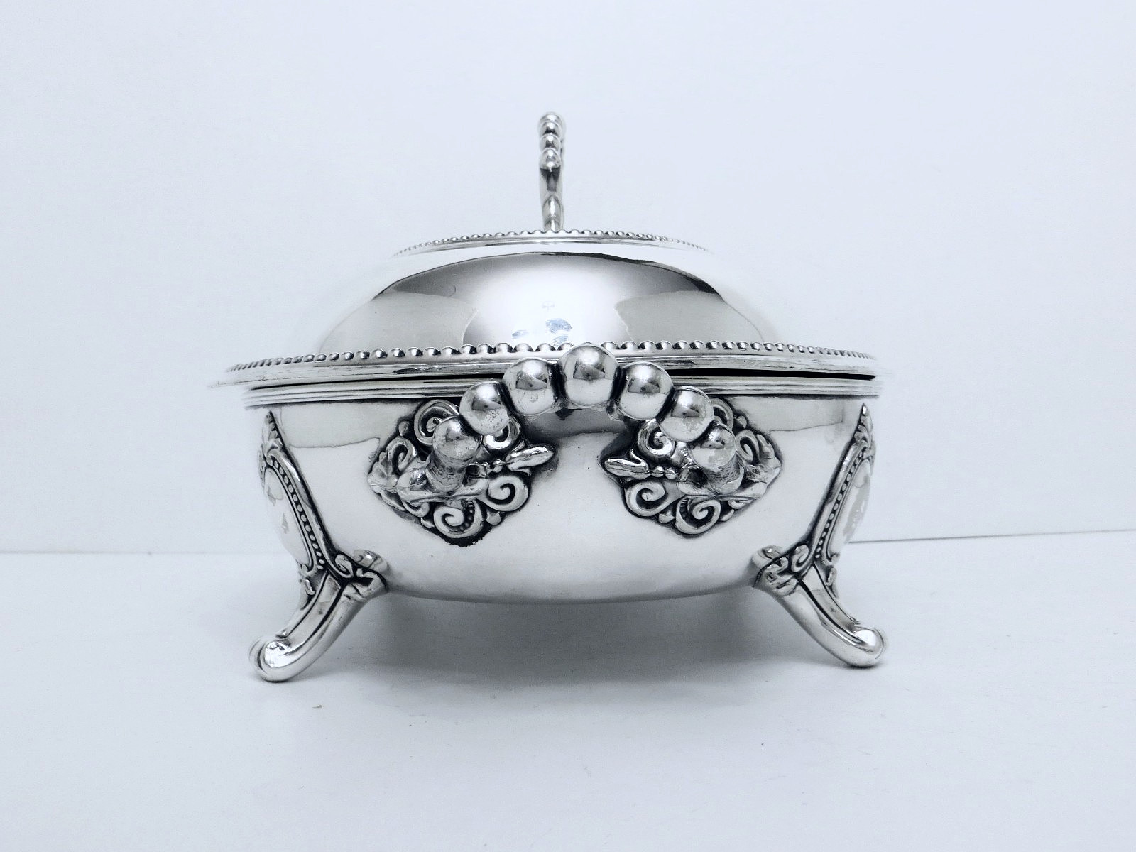 1860 MAPPIN BROTHERS LONDON BRIDGE AESTHETIC PEARLED WARMING SERVING DISH 14"