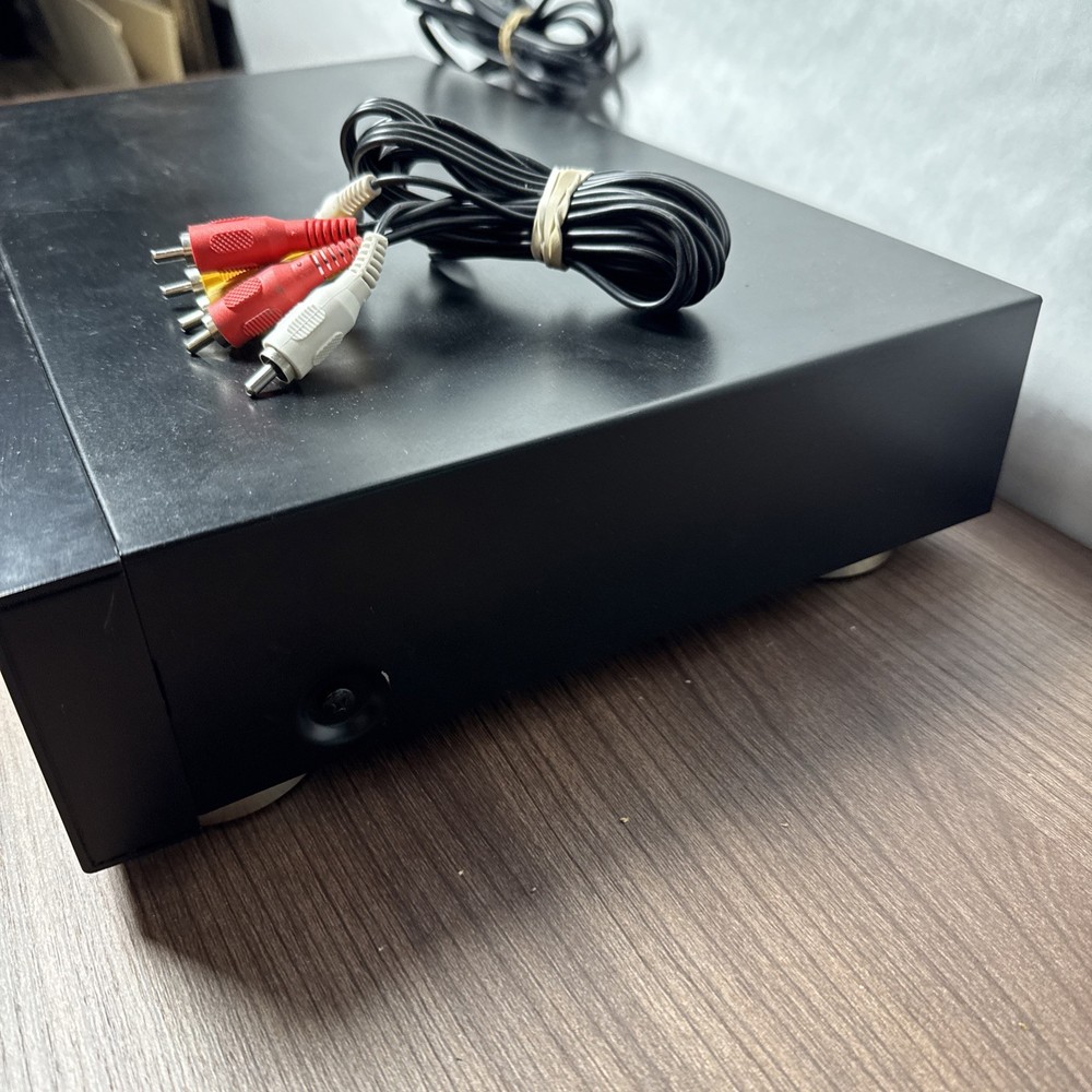 TEAC CD-P650 CD Player Black USB Input RCA Optical Outputs Headphone Jack