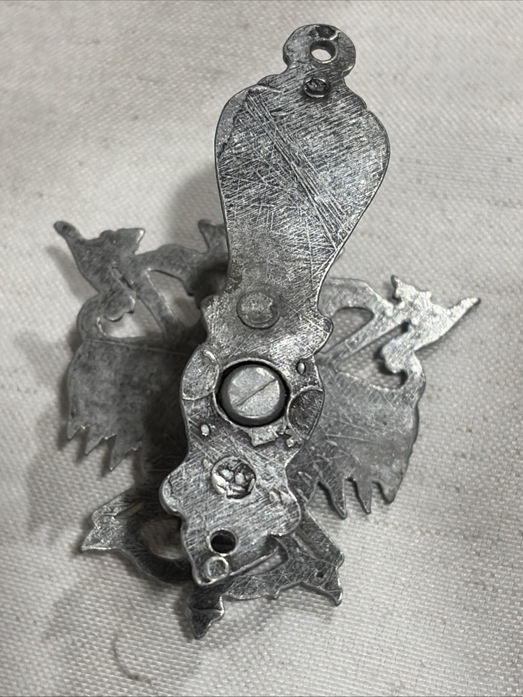 WALL HANGER - MODEL SHIELD