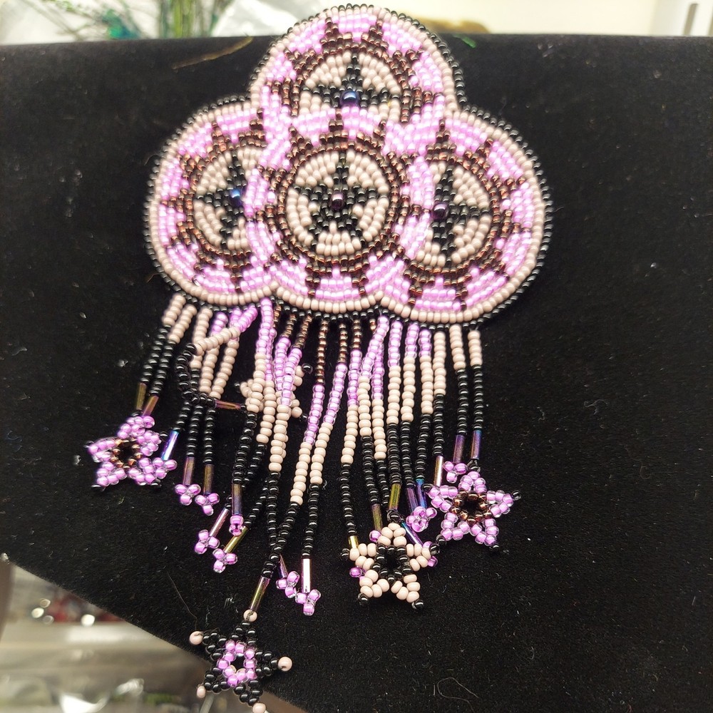 Beaded Star Circle Pattern Black iridescent pink