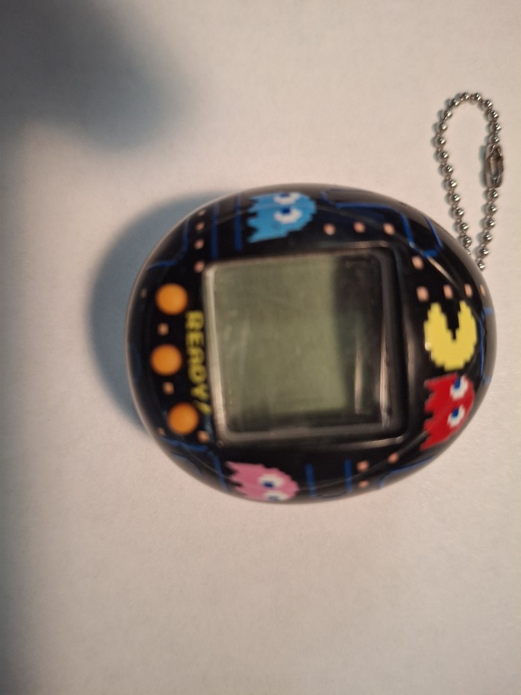 PAC-MAN TINY 1.5" BATTERY OPERATED GAME ON CHAIN