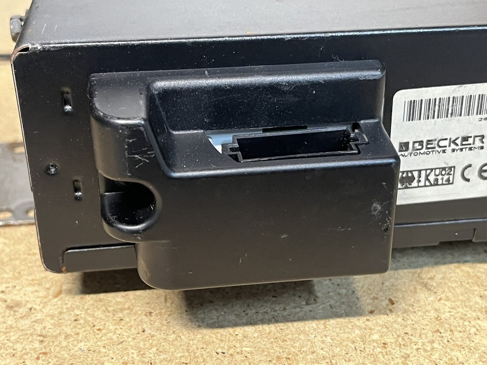Becker Silverstone 6 Disc CD Changer BE 2662 C08
