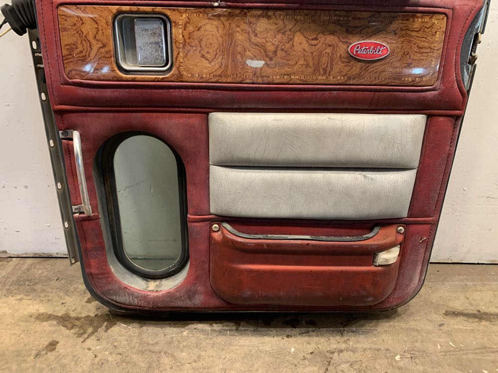 Peterbilt Door (606-13169)