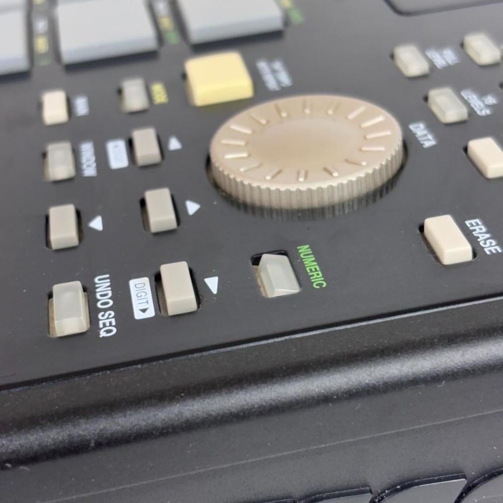 AKAI Professional MPC1000 Sampler Sequencer Effector 32MB