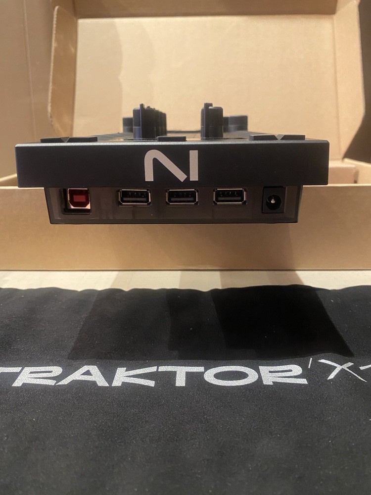 Native Instruments Traktor X1 MK3 New Open Box With Hard Case