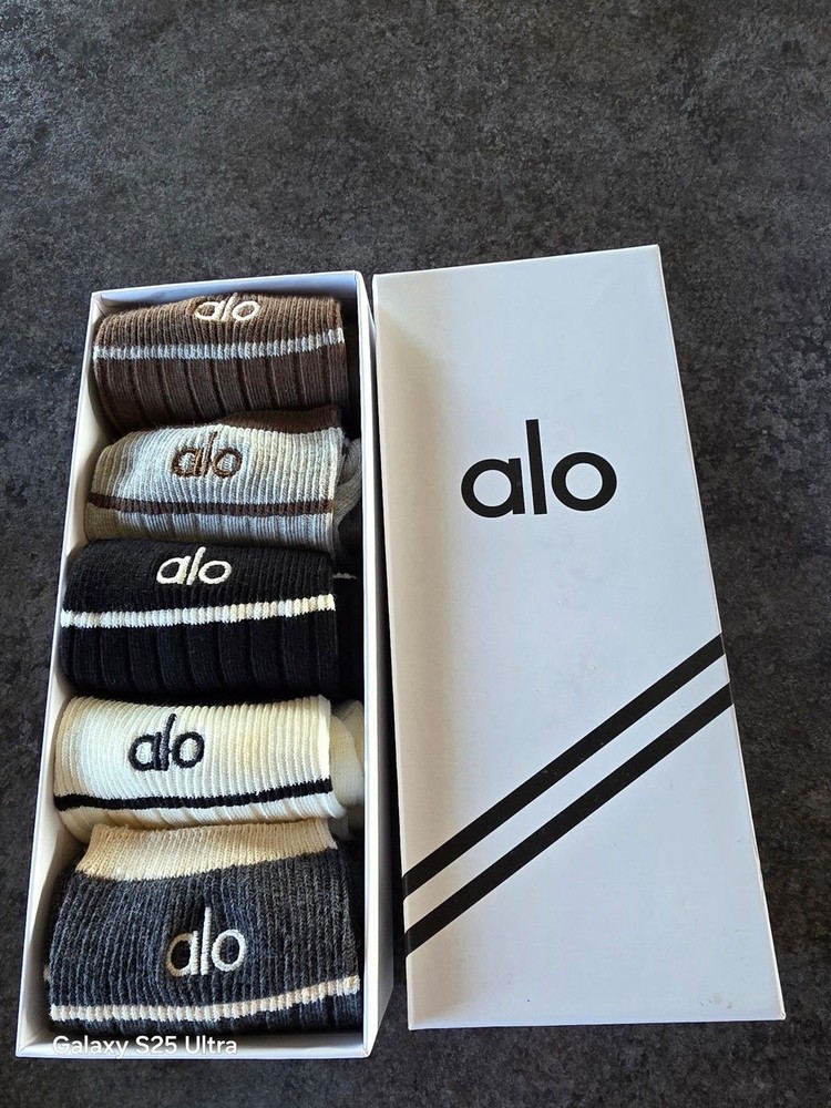 Aló crew socks new in box*