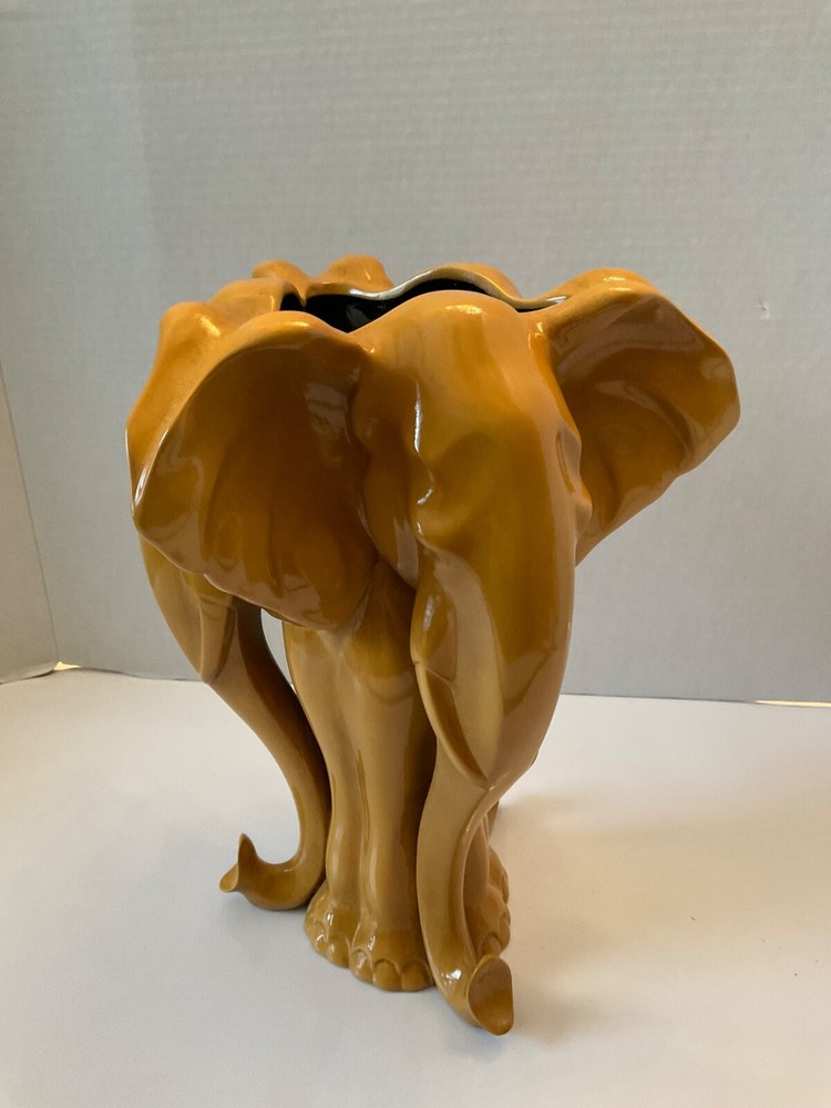 2005 Summit Collection Elephants Ceramic Vase
