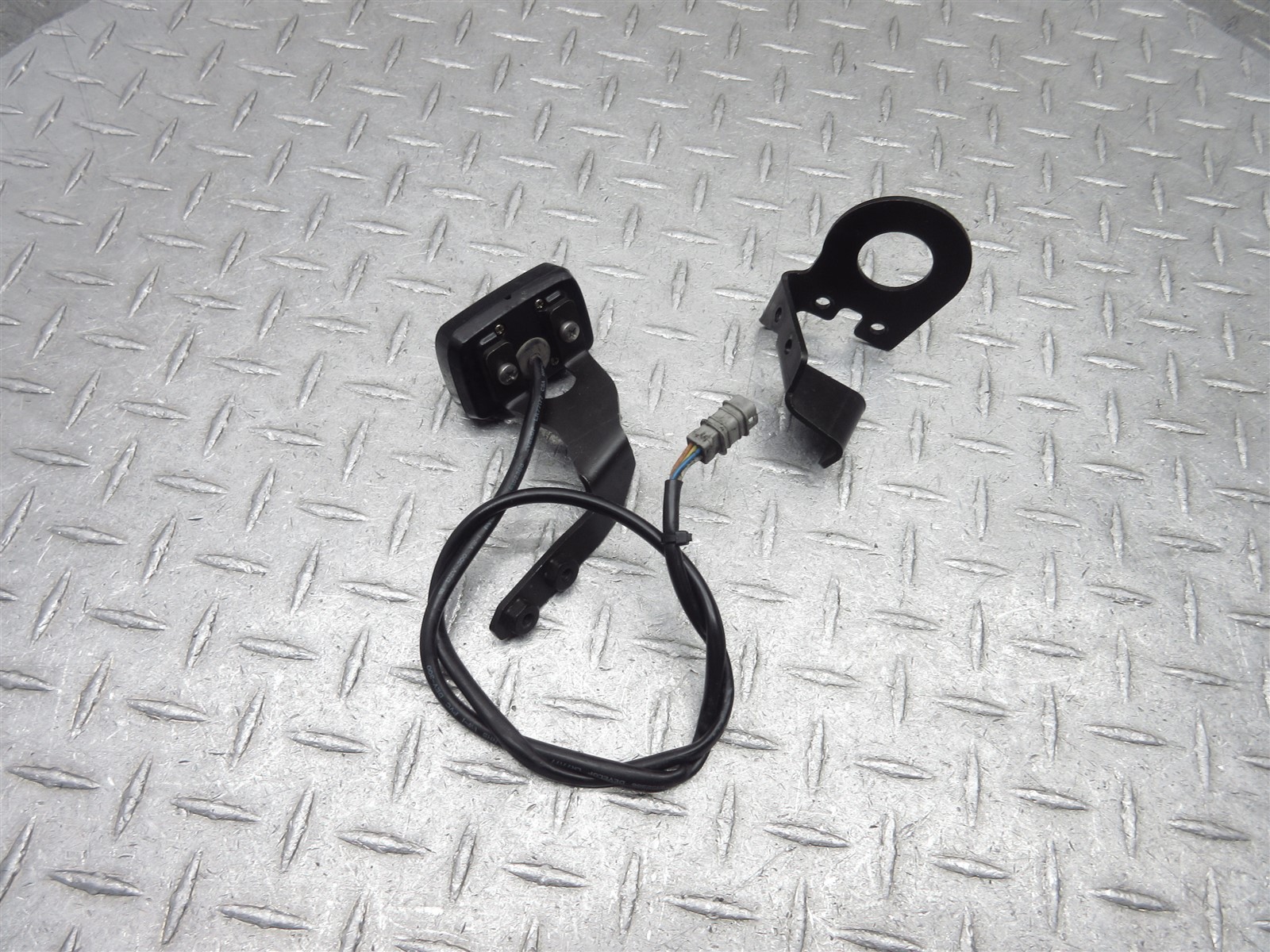 2014 10-16 Victory Cross Country Tour Right Side Cruise Control Handlebar Switch