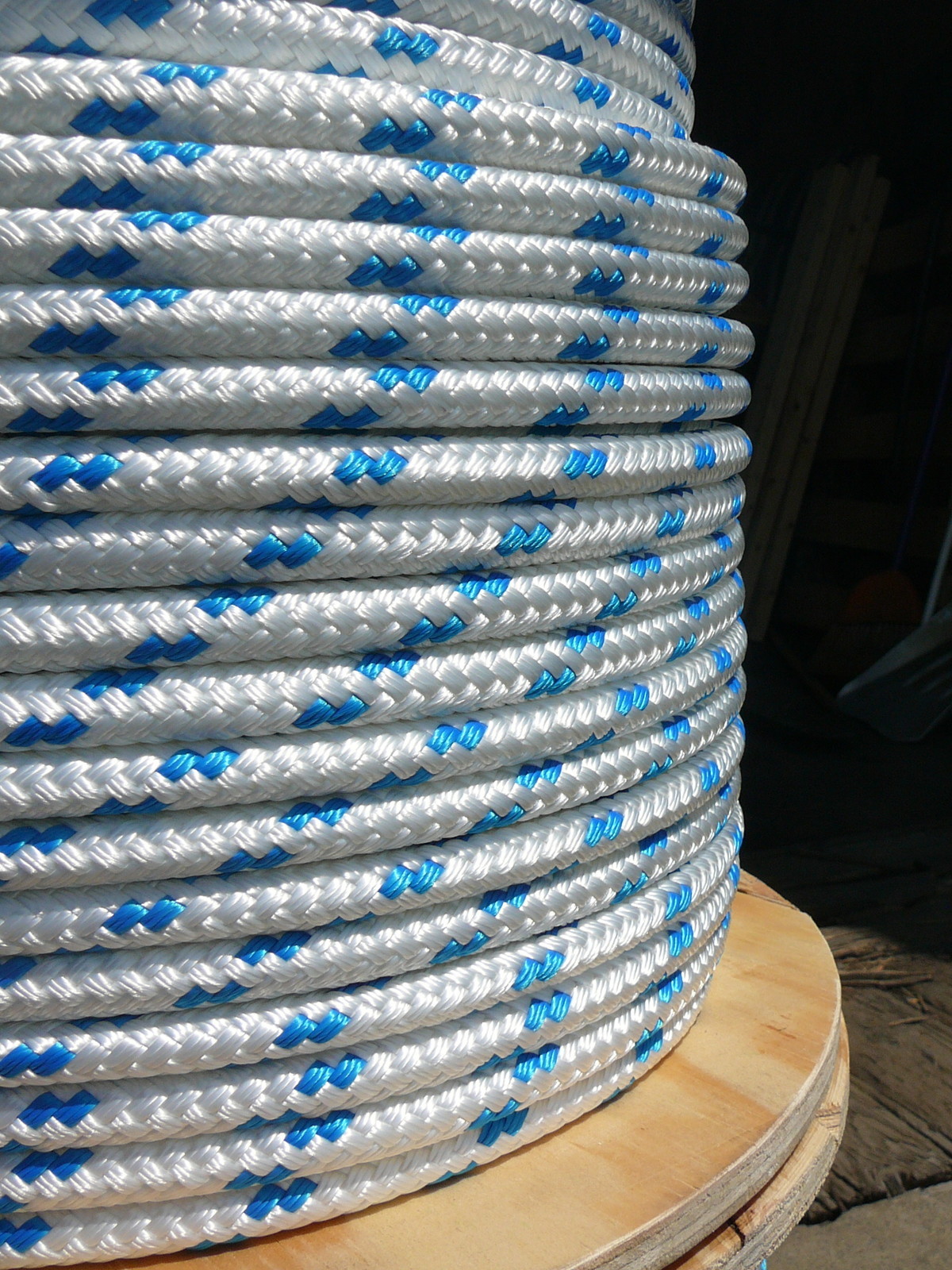 NovaTech XLE Halyard Sheet Line, Dacron Sailboat Rope 1/2" x 150' White/Blue