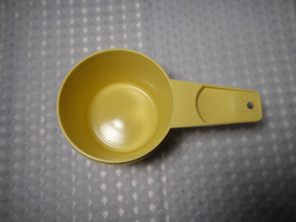 Tupperware Measuring 2/3 Cup Replacement Mustard Yellow #763 Kitchen Gadget