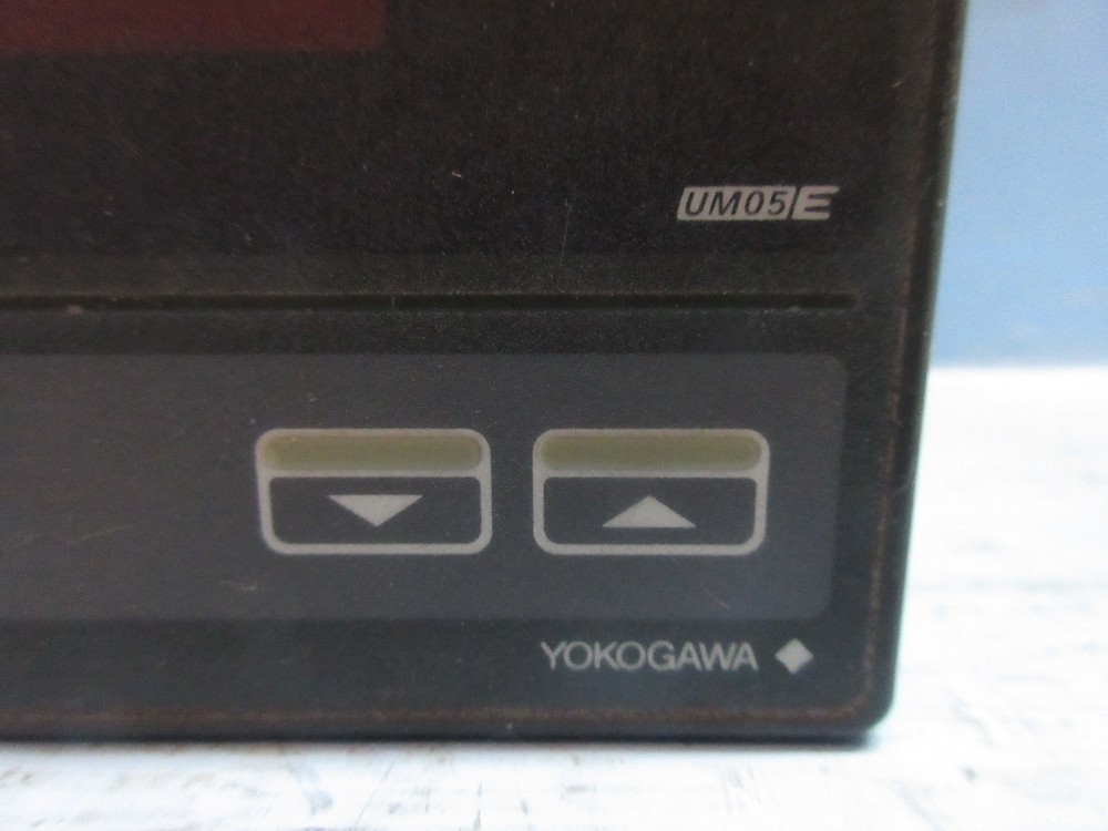 Yokogawa UM05-E Temperature Controller UM05E