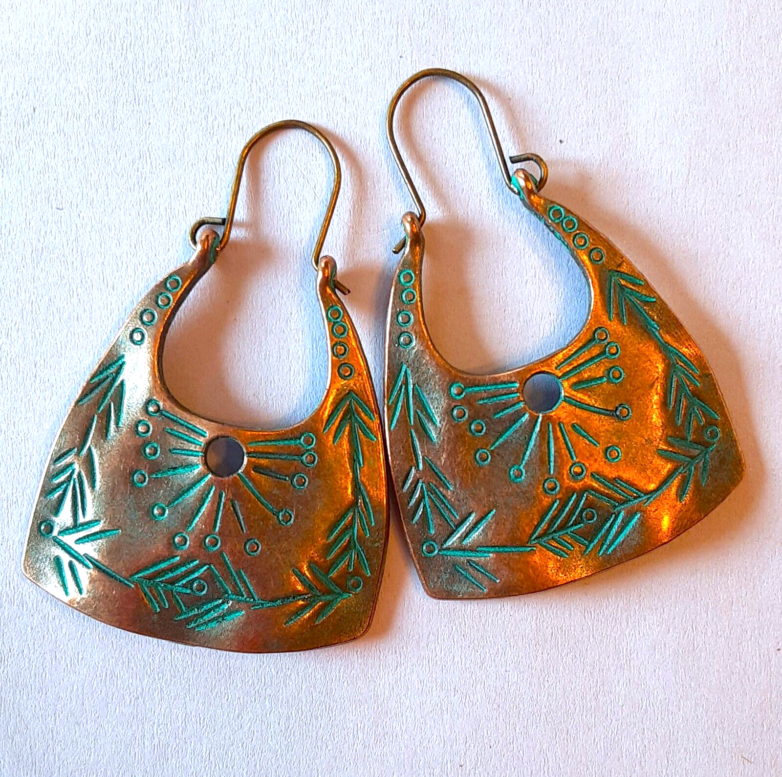 SOUTHWESTERN DESIGN Aged Copper look earring "U" HOOK artisan