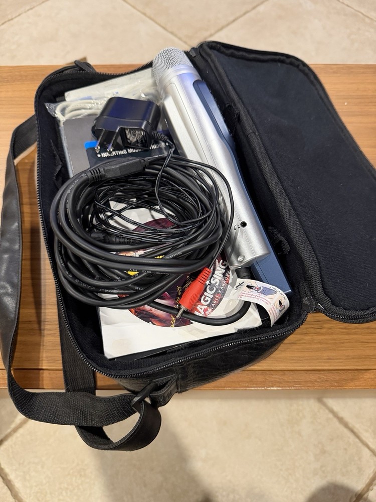 Magic Sing ET13K Wired Karaoke Microphone With Case