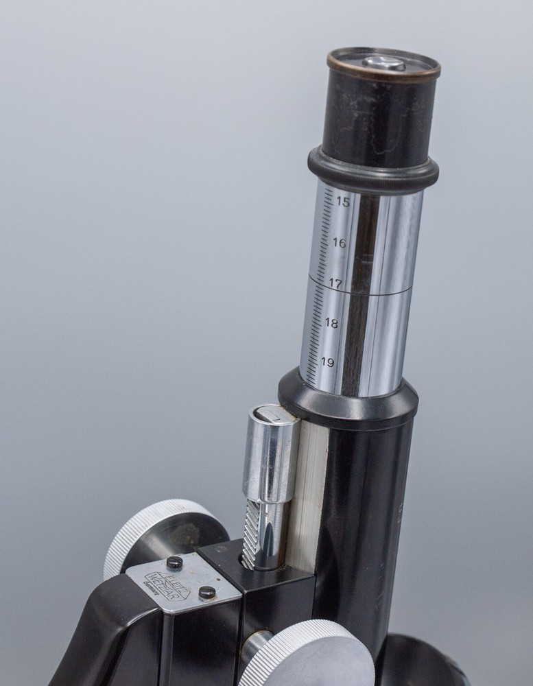 1945 - Ernst Leitz Wetzlar Compound Microscope w/ Case, 4 Objectives, Accs