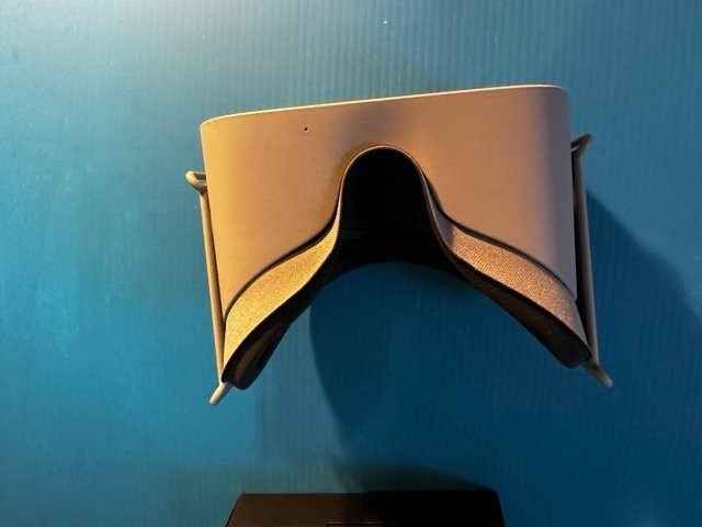 Meta Oculus Go Virtual Reality Headset 32GB Gray, Standalone