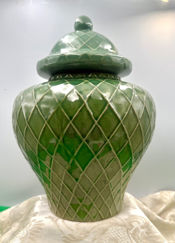 Beautiful Large Green Diamond Cut Pattern Ginger Jar