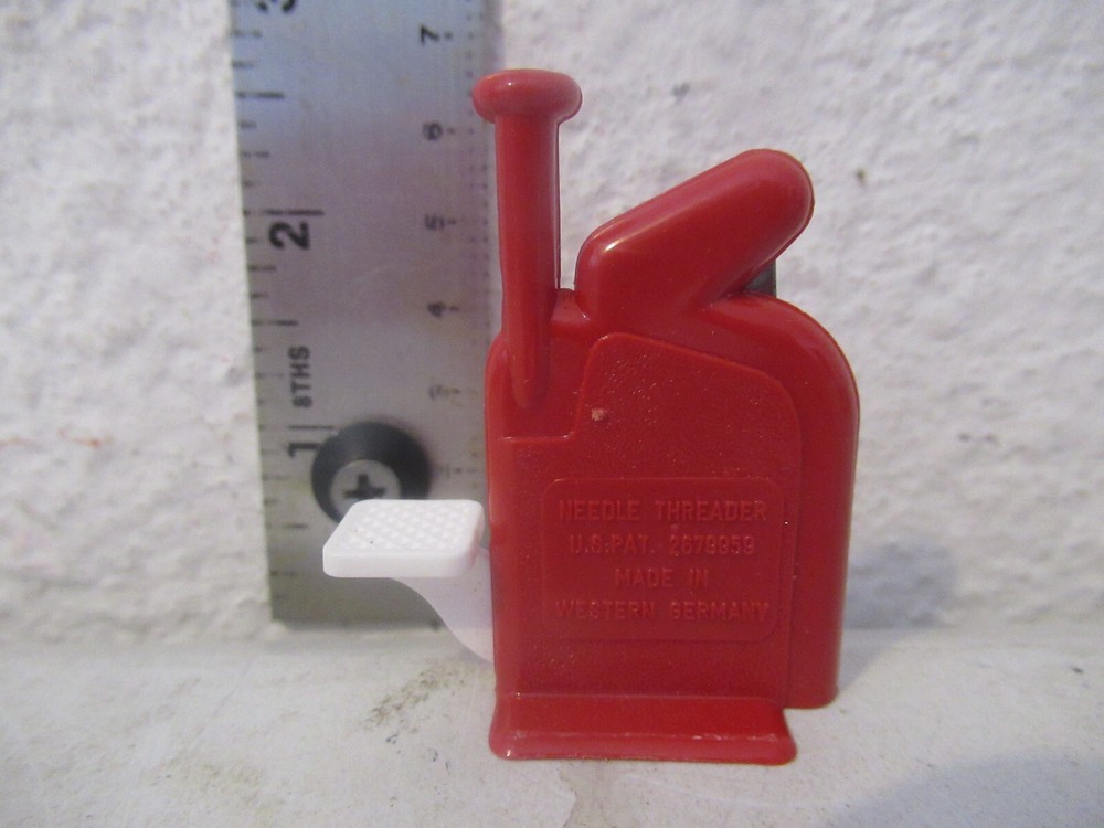 Vintage Hexe Needle Threader in box NICE