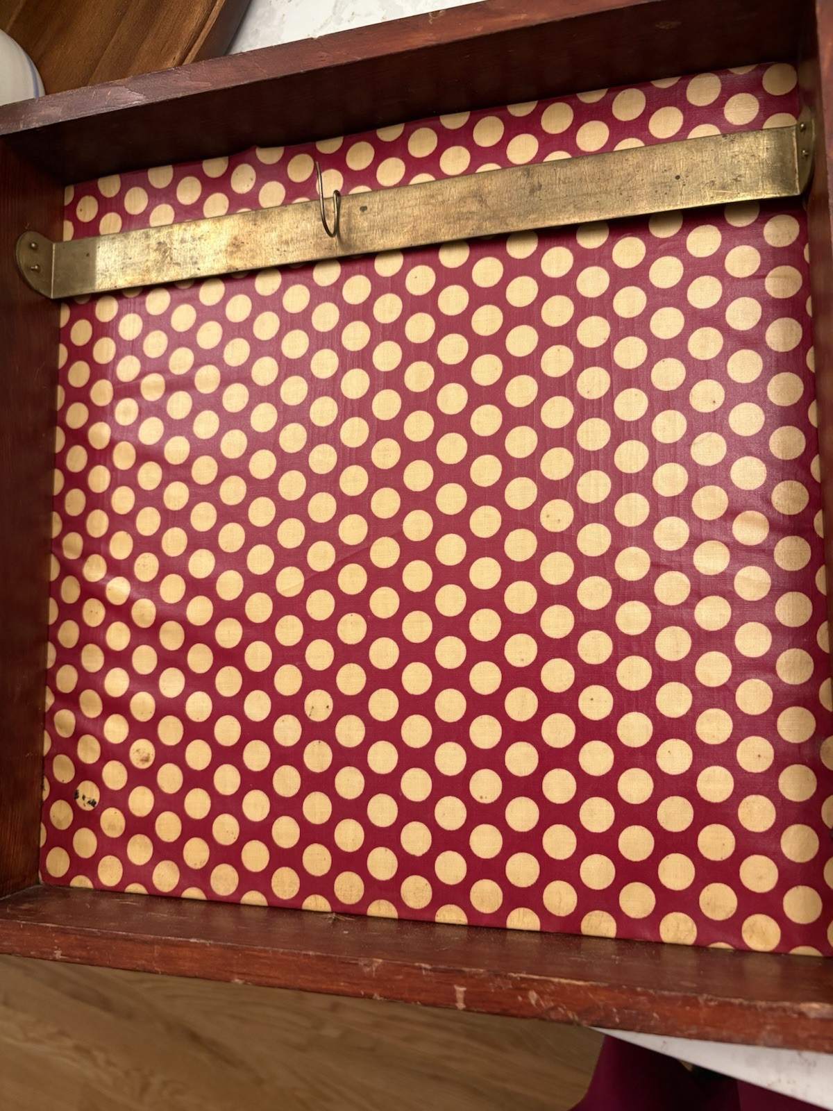 Vintage Case Full Of Wooden Spools Of Thread