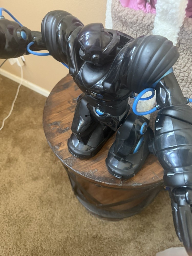 WowWee Black Robosapien RS Blue Interactive Robot no remote