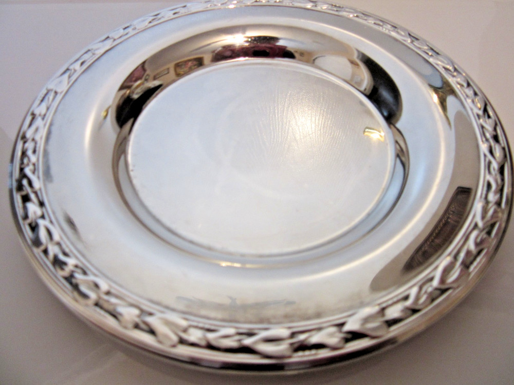 Vintage - 5½" Oneida Small Silver Plated Dish Plate Leaf Scroll Around Edge