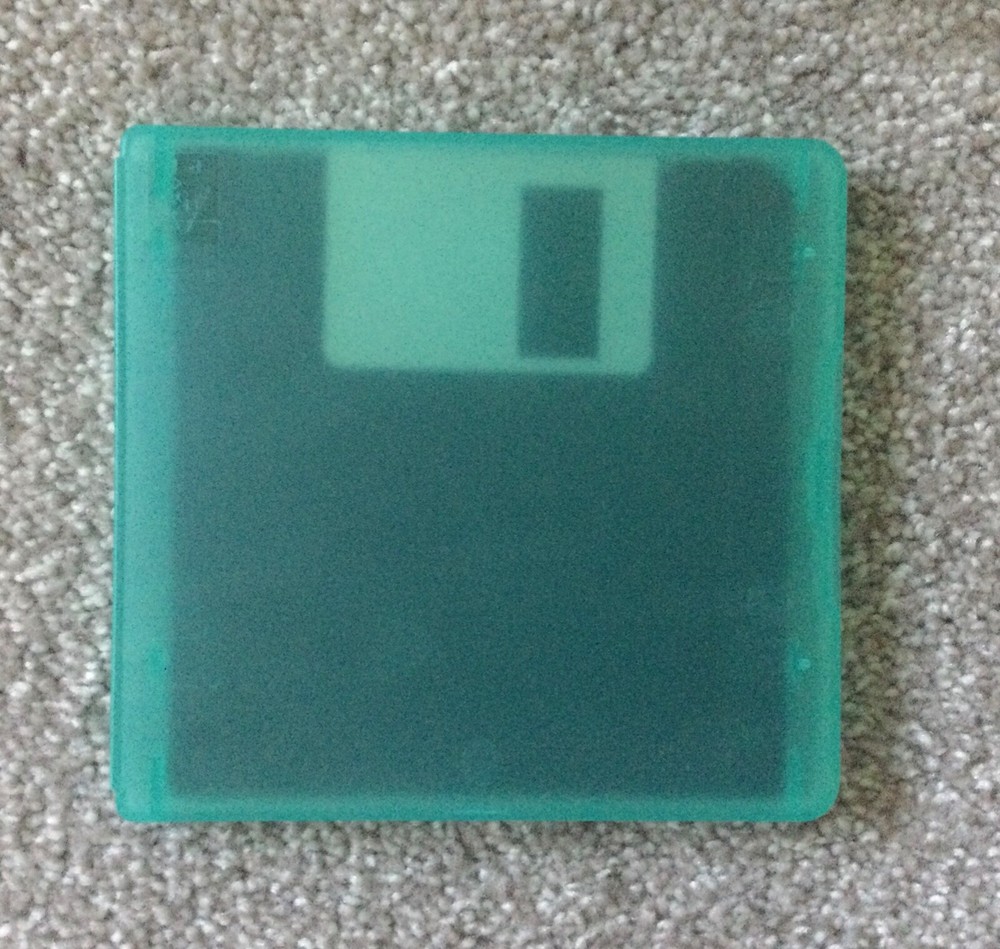 3M High Density floppy + Belkin 3.5" Dual Disk Cases diskettes