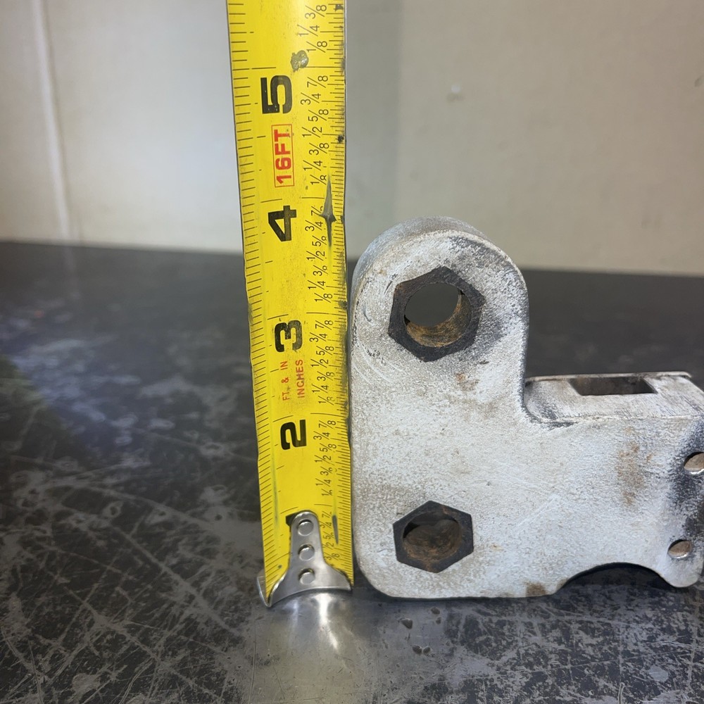 2 1/2HP Waterloo Contract Engine Push Rod Guide Holder Block Hit Miss Engine