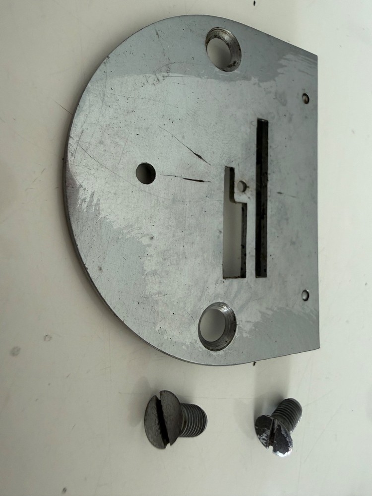 Singer Featherweight 221 Needle Plate