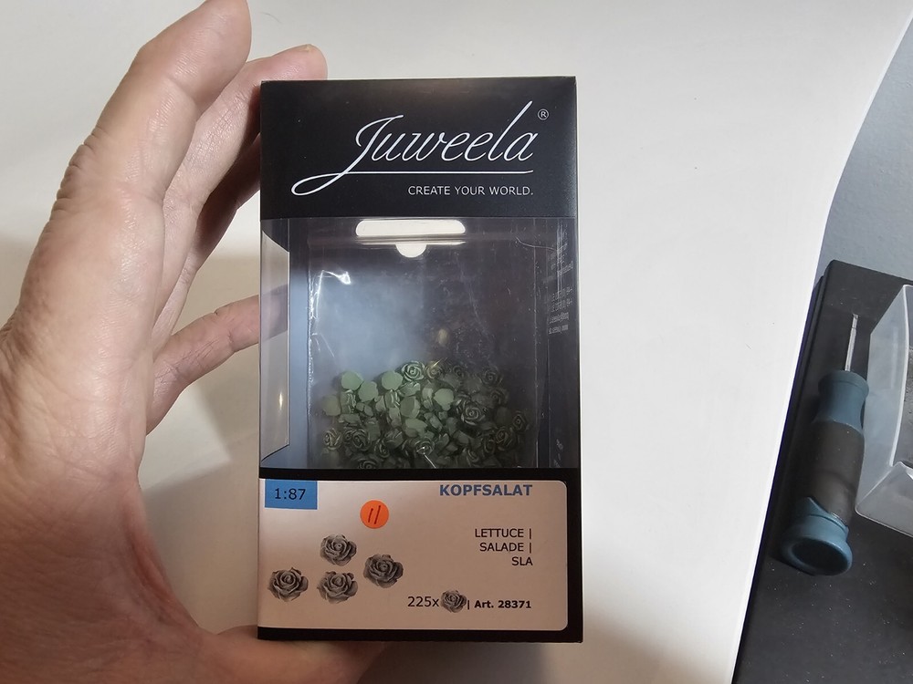 Juweela Lettuce 28371 HO Scale