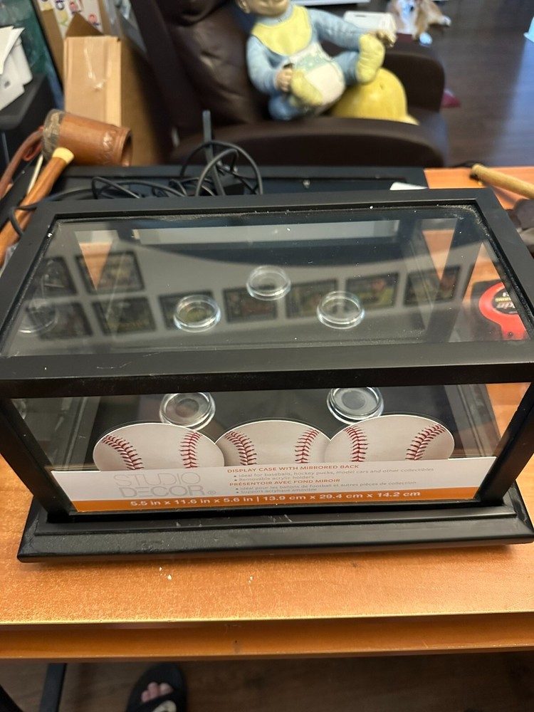 Display Case - 3 Baseball Display Case (Cube) UV Protection Mirror New