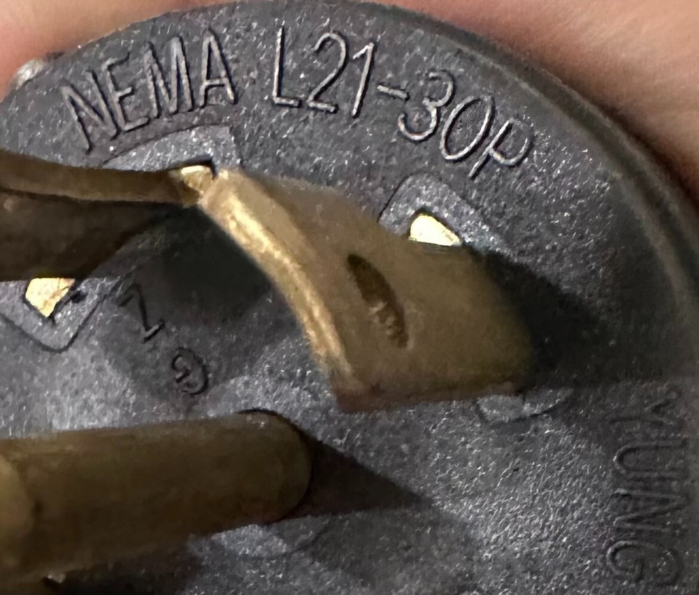 SERVER TECHNOLOGY SENTRY CABINET DISTRIBUTION UNIT CSG-24VYM411A1