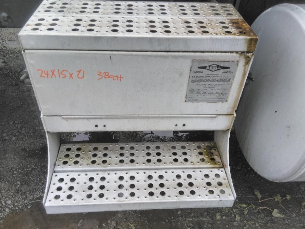 Replaces 2005 FREIGHTLINER COLUMBIA 120 BATTERY BOX 3907762