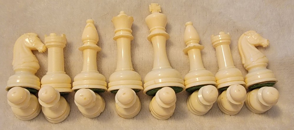 Vintage E.S. LOWE CHESS SET ONLY - Complete Set Without Board Case or Any Papers