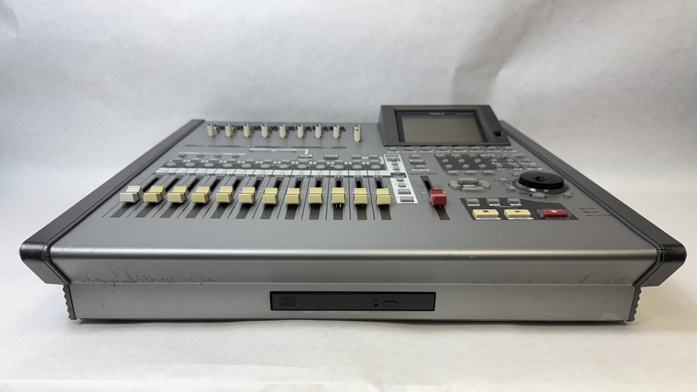 Roland VS-2400CD 24-Track Digital Studio Workstation